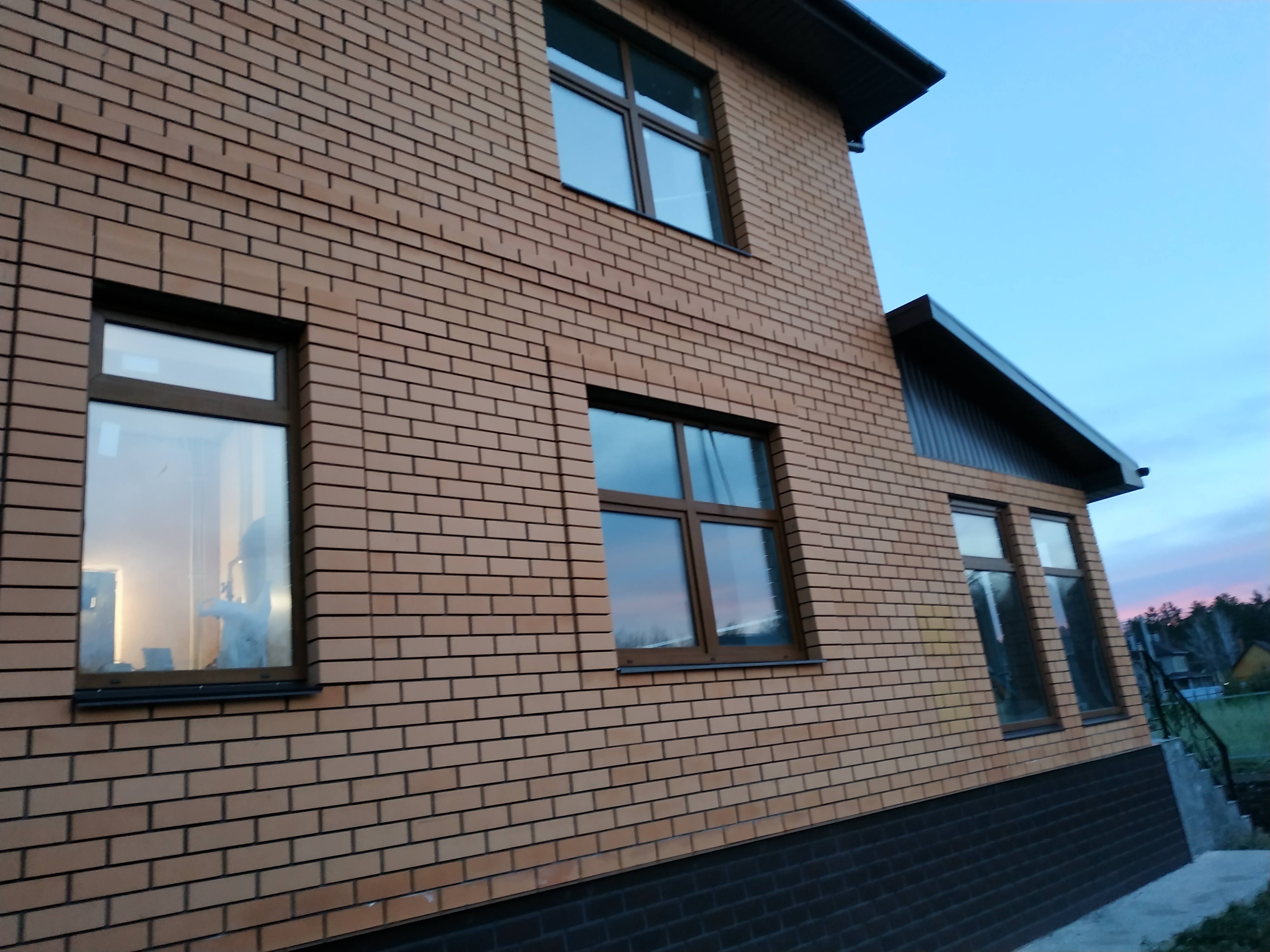 Установка готовых окон в коттедж